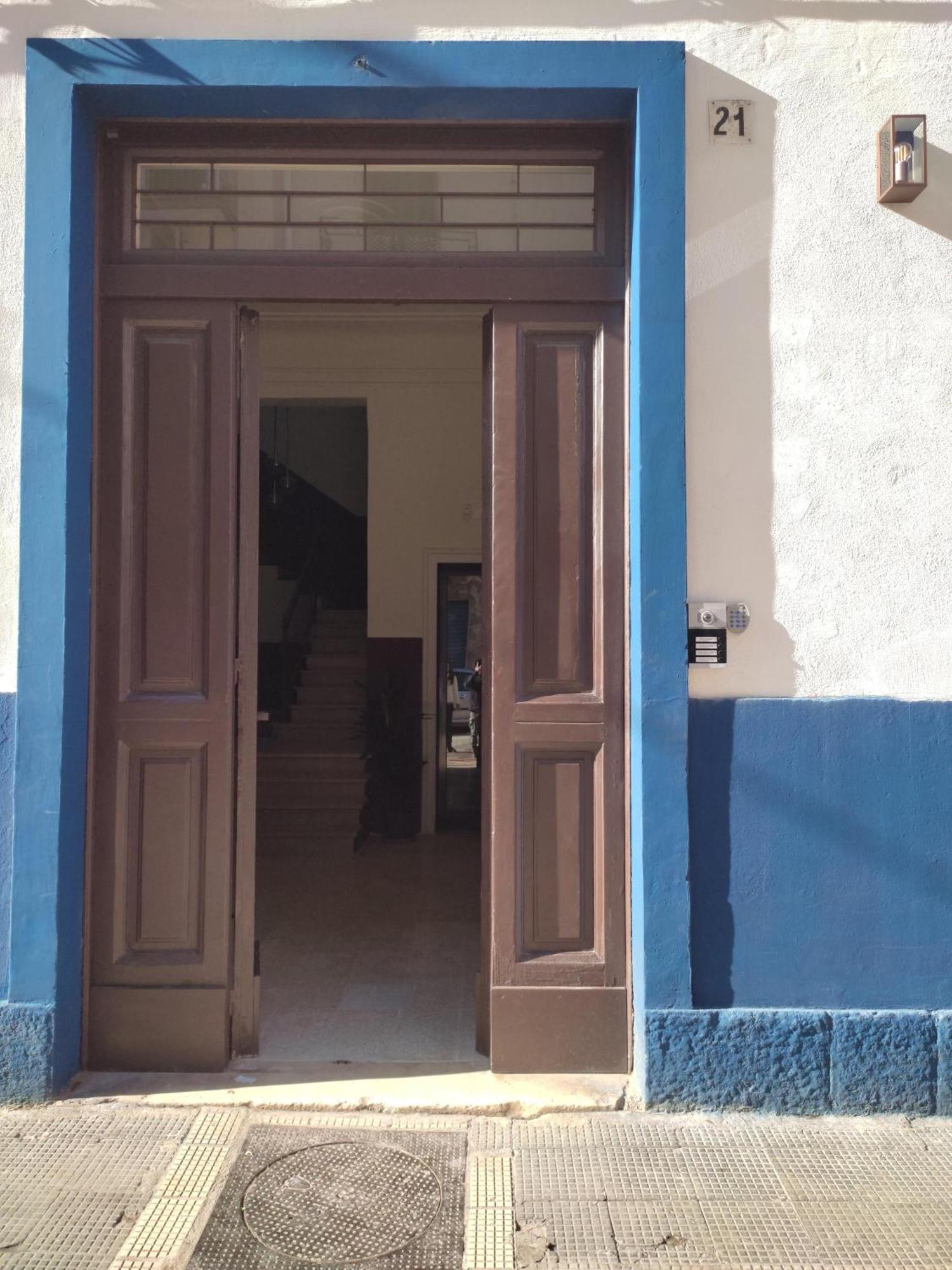 בארי Lostabile Guesthouse & Coworking מראה חיצוני תמונה